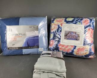 Lot 258 | Comforters & Blackout Curtain
