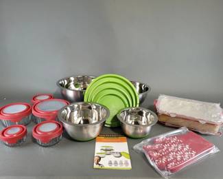 Lot 117 | Mixing Bowls, Fluted Edge Baker, & More!
