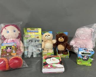 Lot 195 | Babble Budz , LollyPop Doll, Audiopet & More
