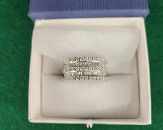 Lot 3a | 14K White Gold Ring With Diamonds
