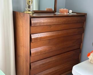 Lane 5 Drawer Dresser with Mirror 