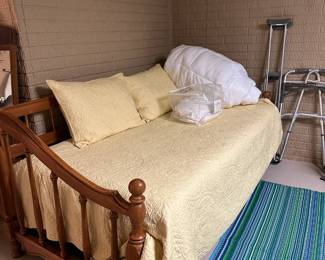 Vintage Wood Trundle Bed with Mattress 