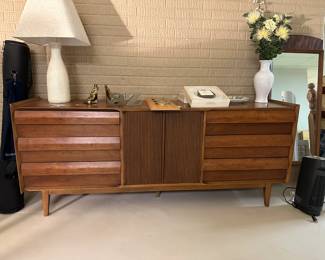 Lane Mid Century Modern First Edition Low Dresser 