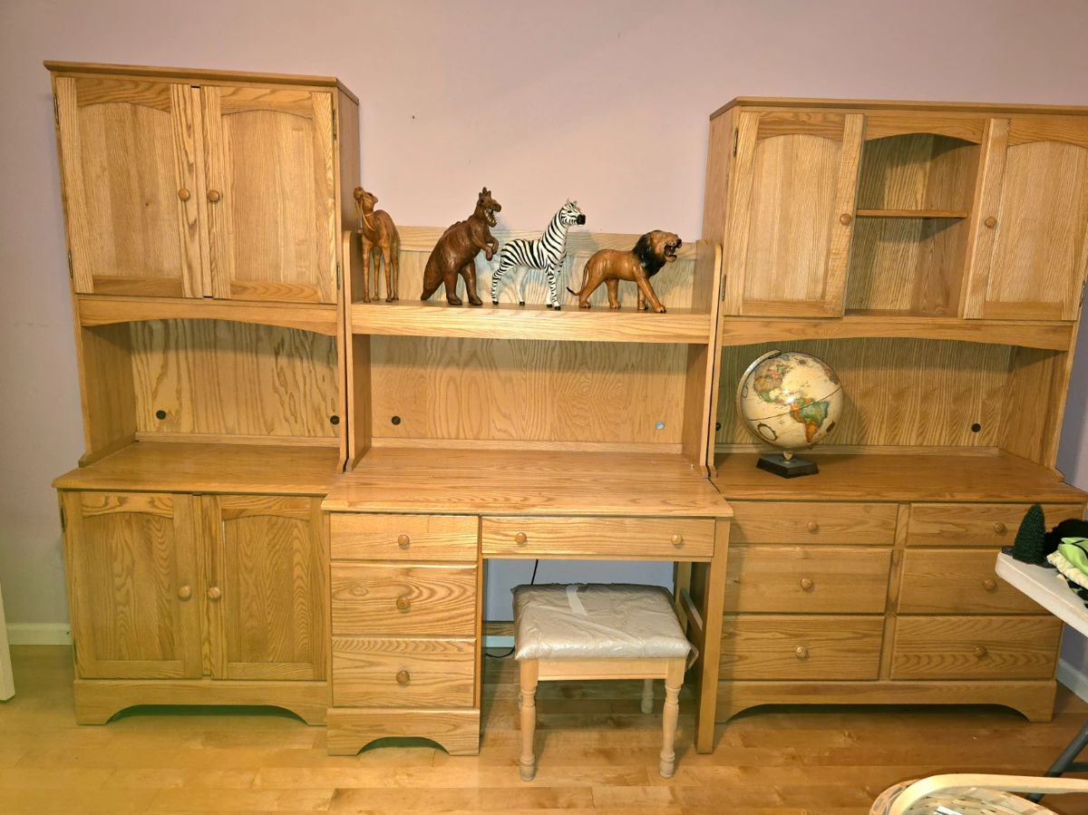 Juvenile Moosehead chests and desk set,  wall unit