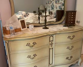 Six drawer with match mirror. Part of a set but will sell sep. 