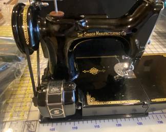 Singer Feather Tilt Portable Sewing Machine with box and accesories