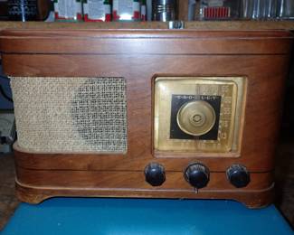 VINTAGE RADIOS