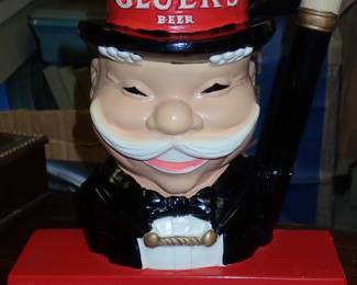 GLUEK BEER FIGURE