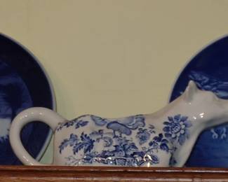 PLATES & ANTIQUE POTTERY