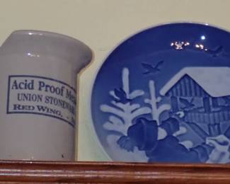 PLATES & ANTIQUE POTTERY