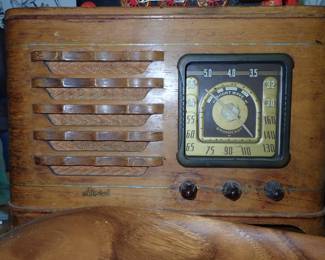 VINTAGE RADIOS