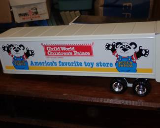 AMERICA'S FABVORITE TOY STORE