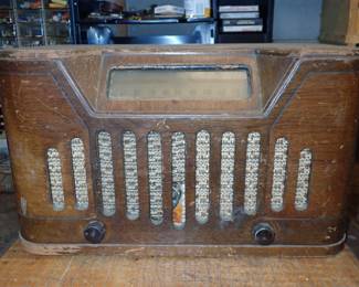 VINTAGE RADIOS