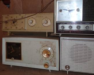 VINTAGE RADIOS