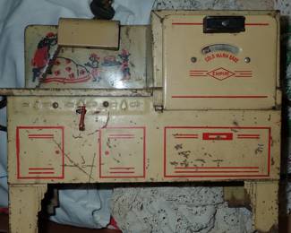 BOXES AND BOXES OF VINTAGE TOYS