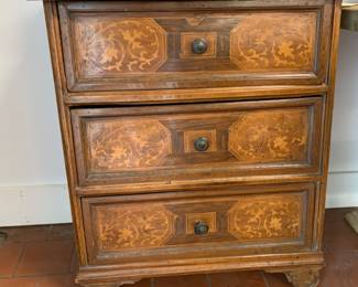 Italian walnut chest of drawers