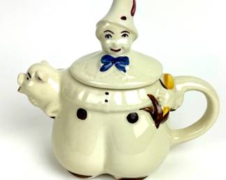 #81 • Shawnee Pottery Tom Tom The Piper's Son Tea Pot
