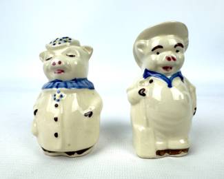 #105 • Shawnee Salt & Pepper Shaker Small Pigs Smiley & Winnie 1940's
