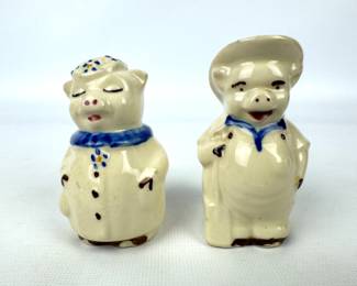 #104 • Shawnee Salt & Pepper Shaker Small Pigs Smiley & Winnie 1940's
