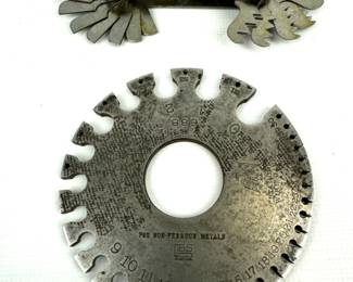#185 • Vintage Machinist Tools - Brown & Sharpe No 688 Wire Gauge & Metrisch 60 Degree Thread Pitch Gauge
