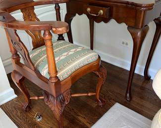 Corner Clawfoot Chair