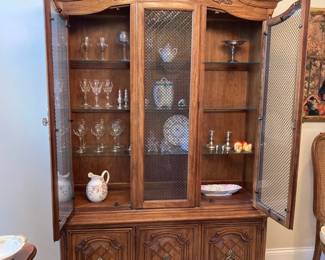 Formal dining room suite from Thomasville. 1976