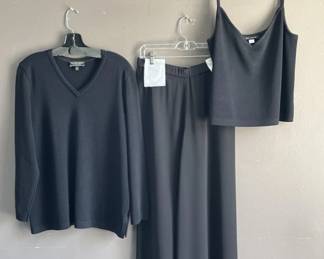 Lot 203 | St. John's Women's Clothing