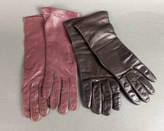 Lot 247 | Ladies Saks Fifth Avenue Leather Gloves