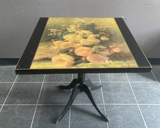 Lot 385 | Vintage Tilt Top Table