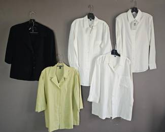 Lot 260 | Vtg Linda Allard Ellen Tracy Linen Blouses & More!