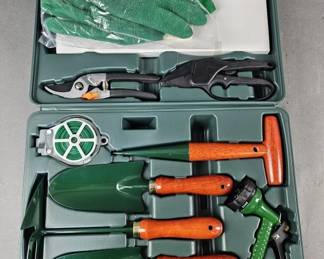 Lot 207 | New Gardening Tool Set