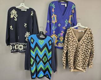 Lot 262 | Vtg Liz Claiborne Wmns S/M Sweaters