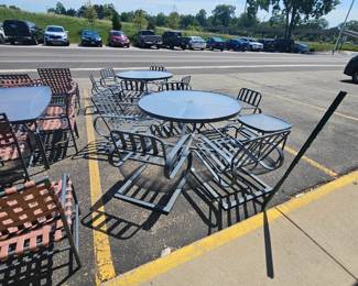Brown Jorden, Tropitone Patio Set