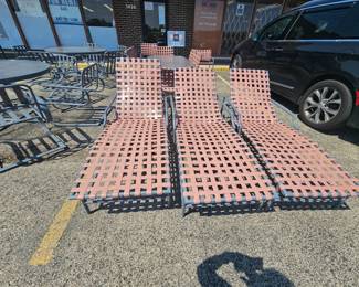 Brown Jordan / Tropitone patio / pool side