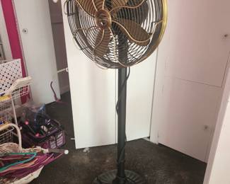 Casablanca indoor/outdoor standing fan. 3 way switch. 10' cord.