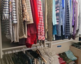 WMS Pants sz 10-12 Calvin Klein, Jones NyC, Paige, Buffalo, Nine West 
Golf Skirt L sz 10-12
More from Nike, Nautica, Tommy Hilfiger, Under Armour, DKNY, a new day, Lands End, Bandalino.