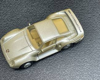 Porsche 959 toy car