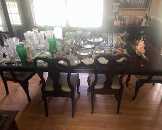 Dining room table
