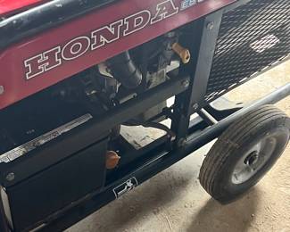 Honda 6500 watt generator - runs excellent