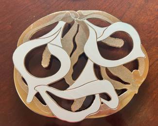 Calla Lilly Brass/White Trivet