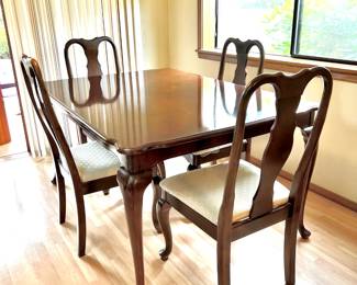 Mahogany Dining Table with 4 Chairs