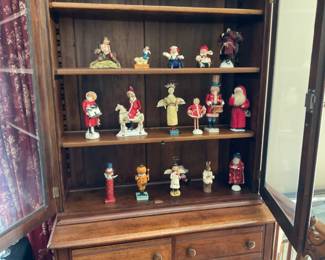 NICE COLLECTIBLES OF DESIGNER SANTAS 