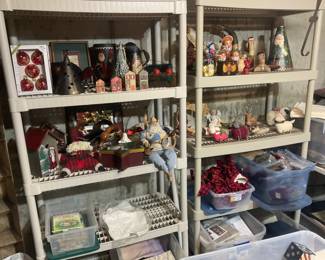 A ROOM FULL OG CHRISTMAS DECOR