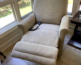 #8	Lazy-Boy Lift Chair w/remote Continuous seat - Gray	 $300.00 

