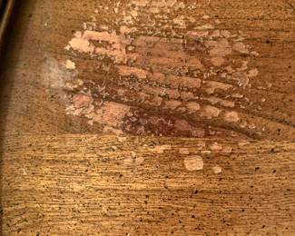 #21	Wood pedestal Flip-top Table -(as is finish) - 21"Round x 26T	 $75.00 
