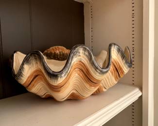 #81	fritz & floyd Conk Shell serving dish 	 $20.00 
