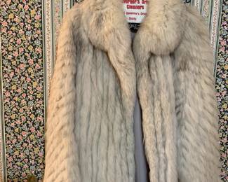 #157	Rabbit White fur - Ladies - Size M	 $20.00 
