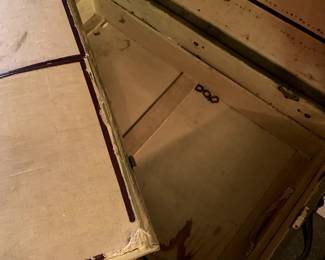 #172	Camel Back Trunk Brown/Black w/Double Trays - 32x18x24	 $45.00 
