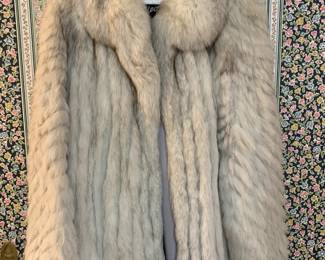 #157	Rabbit White fur - Ladies - Size M	 $20.00 
