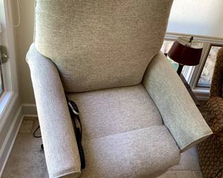 #8	Lazy-Boy Lift Chair w/remote Continuous seat - Gray	 $300.00 
